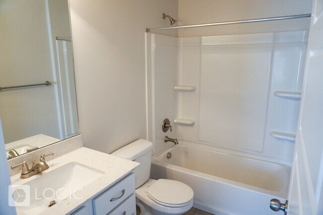 Building Photo - 15180 Gunpowder Ct