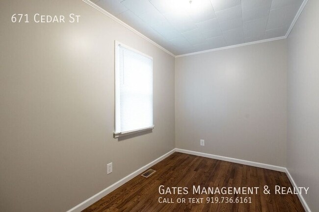 Building Photo - 671 Cedar St