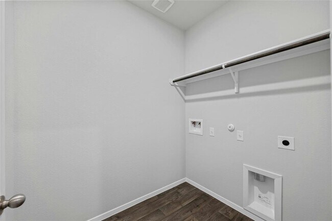 Building Photo - 159 Chesterfield Dr