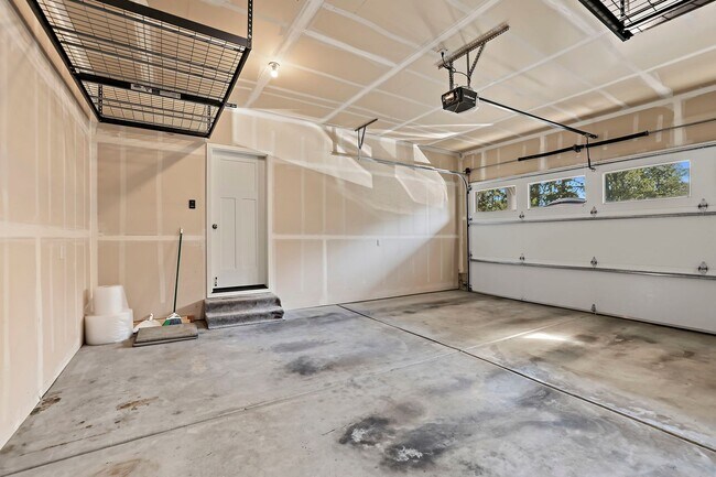 Building Photo - 2359 NE 150th St