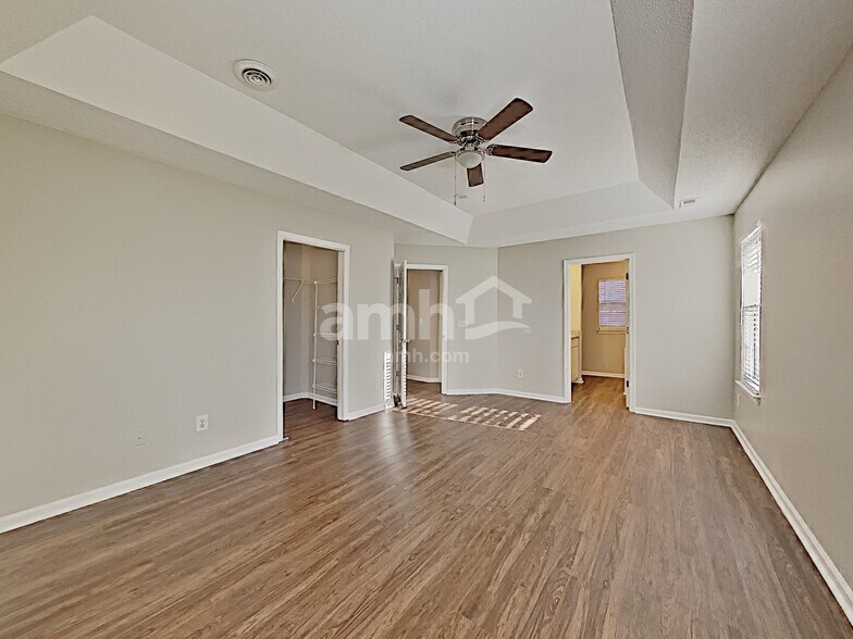 Building Photo - 1301 Sweetgum Ln