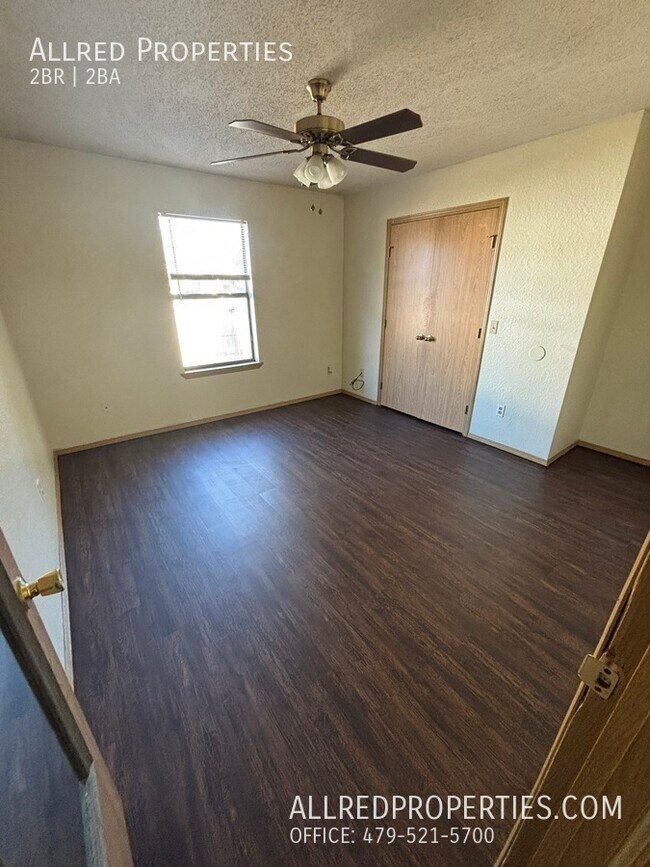 Building Photo - 680 W Martha-