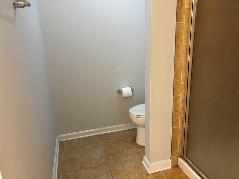 Building Photo - 5600 Moresby Ct