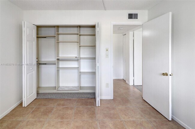 Building Photo - 9887 N Belfort Cir