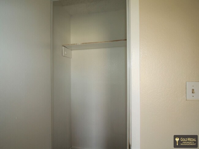 Building Photo - 1706 Cole St