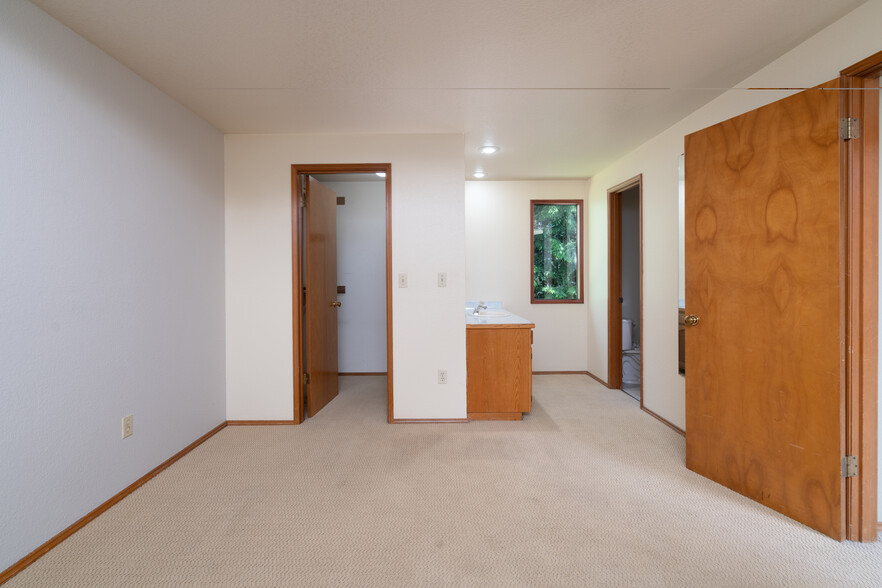 Building Photo - 124 N 39th Pl