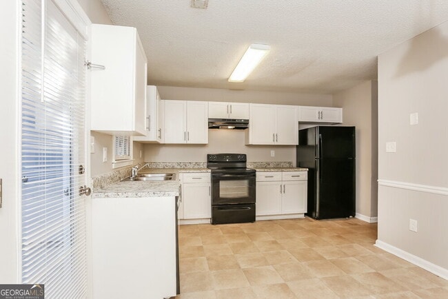 Building Photo - 1699 Winchester Way SE