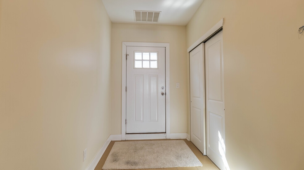 Building Photo - 210 N Madison Ave