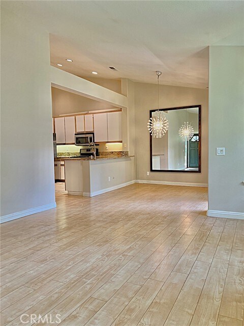 Building Photo - 15 Headland Pl