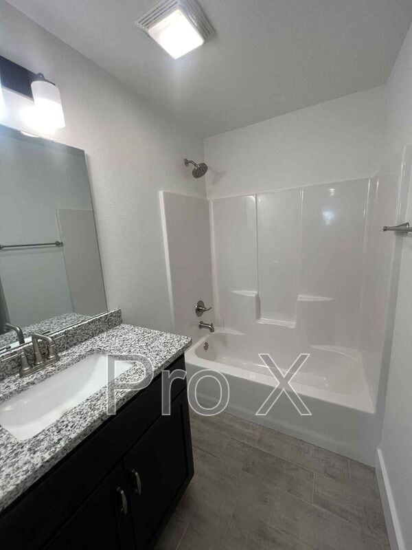 Building Photo - 1601 White Oak Dr