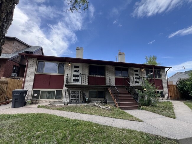 Primary Photo - 312 E 27th St