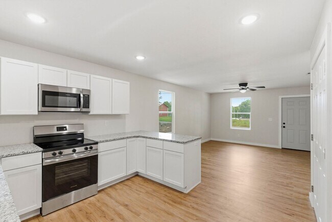 Building Photo - 3 Bedroom | 2 Bathroom | Marionville | Granite | Stainless Steel Appliances | Brand New!