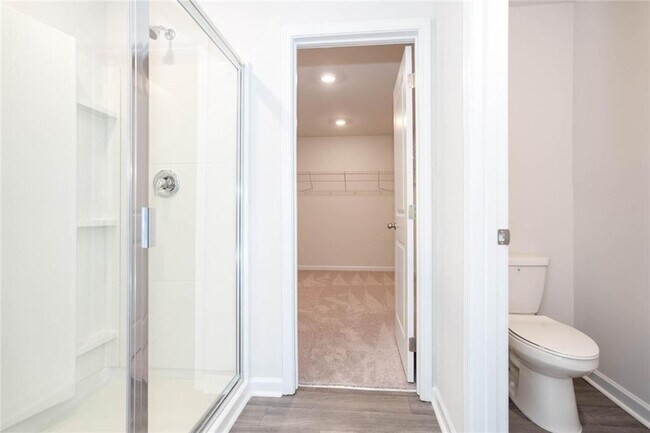 Building Photo - 242 Lookout Dr