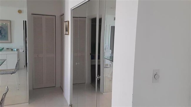 Building Photo - 1950 S Ocean Dr