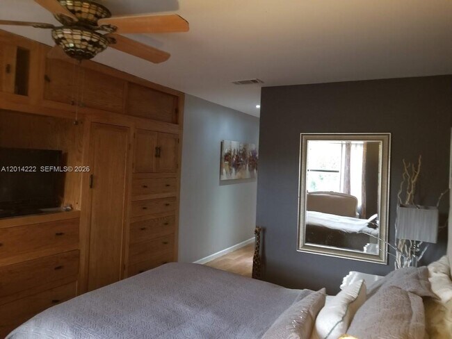 Building Photo - 8509 Shadow Ct