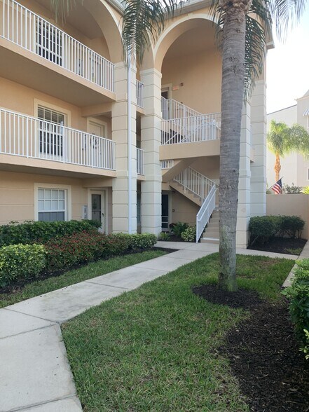 Building Photo - 26630 Rosewood Pointe Dr