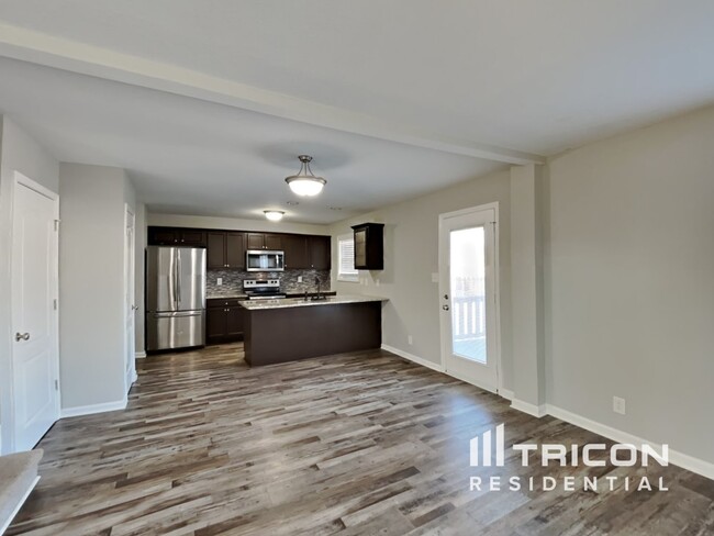 Building Photo - 1321 Loren Circle
