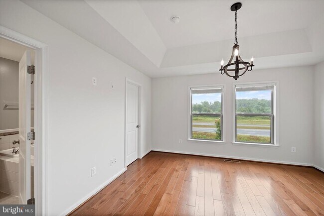 Building Photo - 42424 Dogwood Glen Square