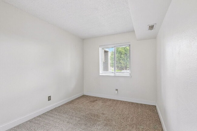 Building Photo - 4911 Garrison St