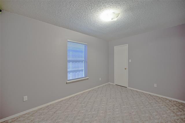 Building Photo - 907 Clear Creek Dr