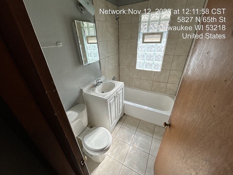 Building Photo - 5827 N 65th St