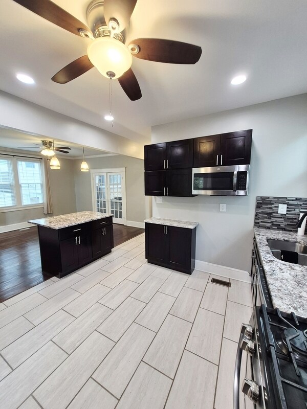 Building Photo - 2723 Fendall Ave