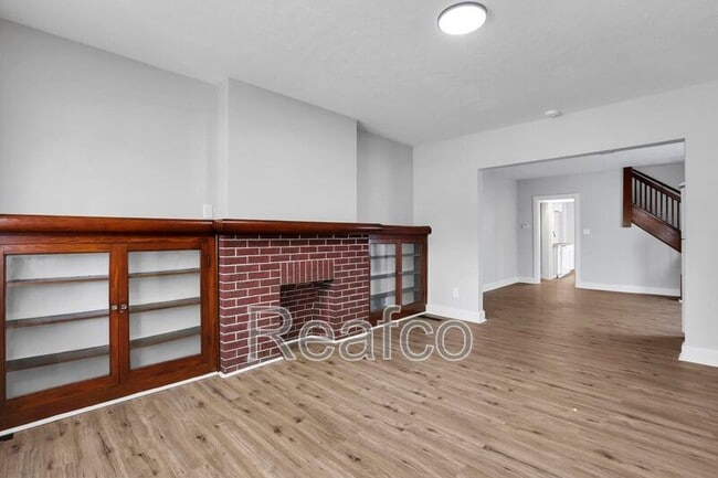 Building Photo - 74 N Powell Ave