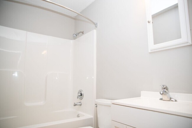 Building Photo - 3 bedroom/ 2 bathroom rental in Cullman City limits