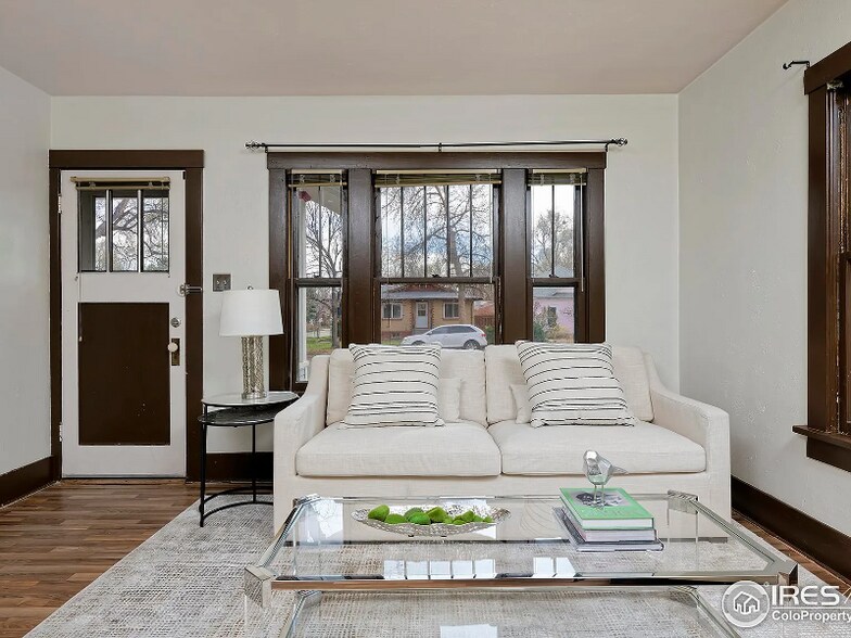 Building Photo - 335 Park St