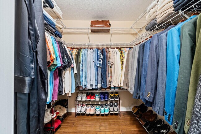 Building Photo - 10652 Ivanhoe Ln