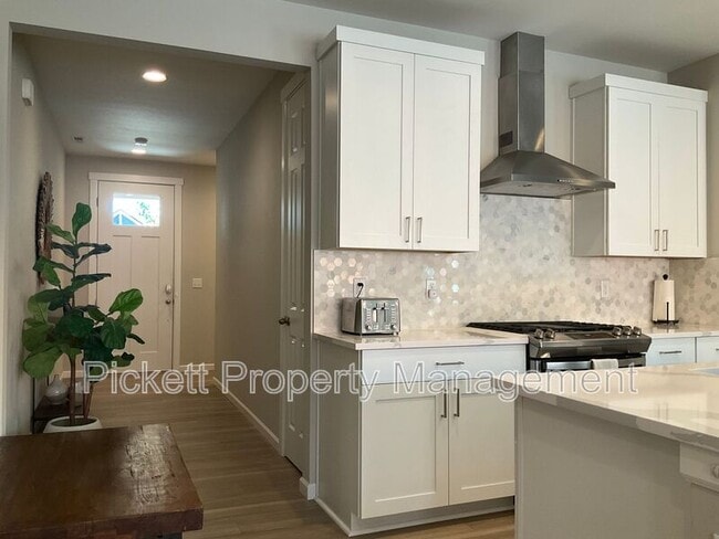 Building Photo - 6584 Seaglass AVE