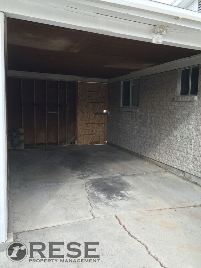 Building Photo - 8228 S 1750 W