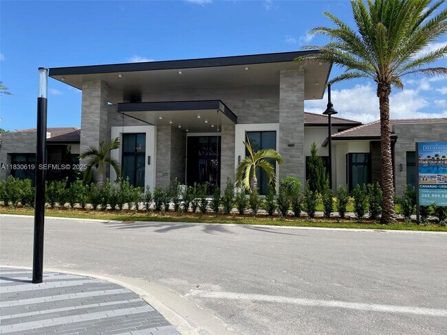 Building Photo - 4636 NW 84th Ave