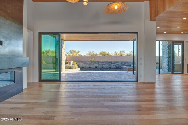 Building Photo - 10249 E Joy Ranch Rd