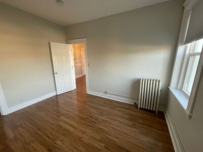 Building Photo - Allston 2 bedroom apartment - Available 6/1