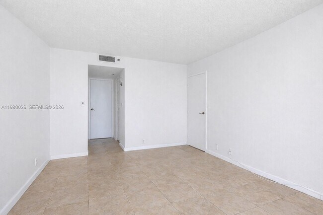 Building Photo - 7601 E Treasure Dr