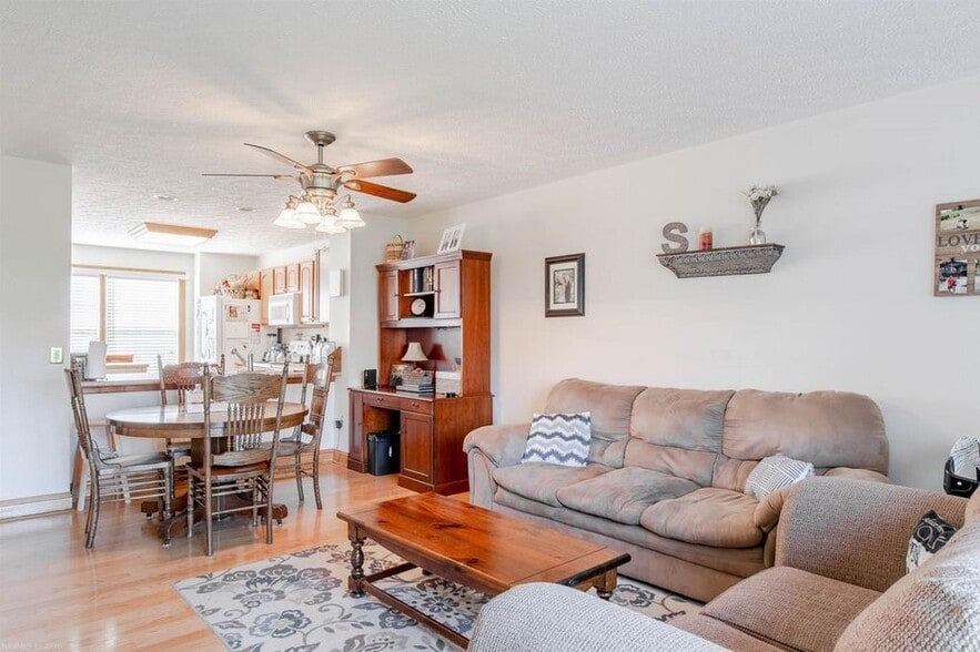 Building Photo - 175 Blue Leaf Dr