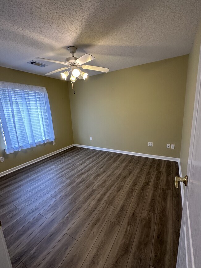 Building Photo - 109 Villa Rd