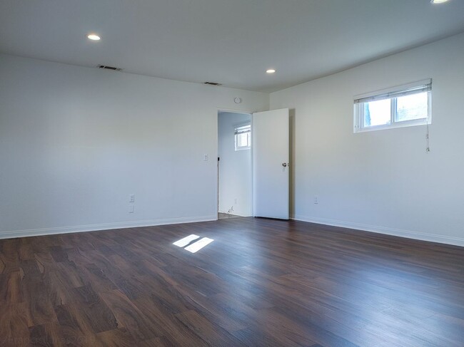 Building Photo - 13312 Markdale Ave