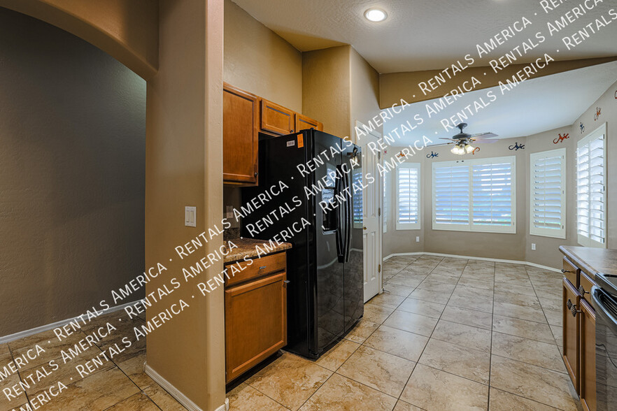 Building Photo - 36322 W Alhambra St
