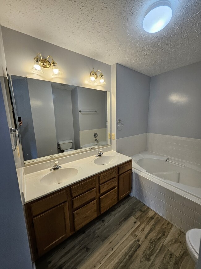 Building Photo - 5309 Regal Ct