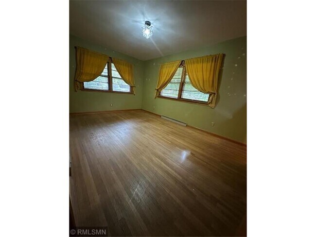 Building Photo - 1952 Oak Knoll Dr