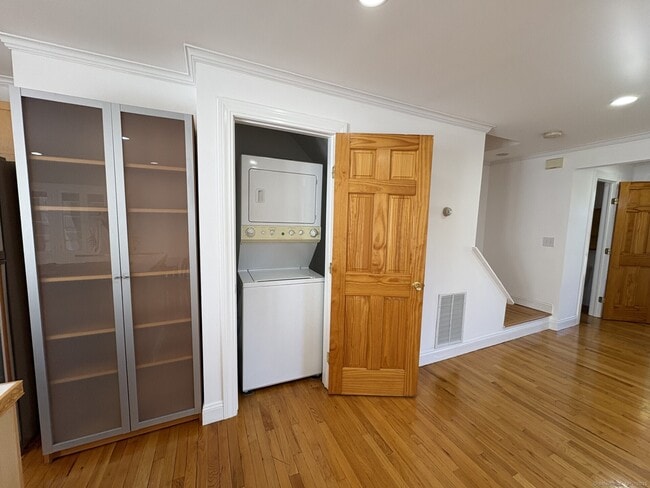 Building Photo - 88 Garden Dr