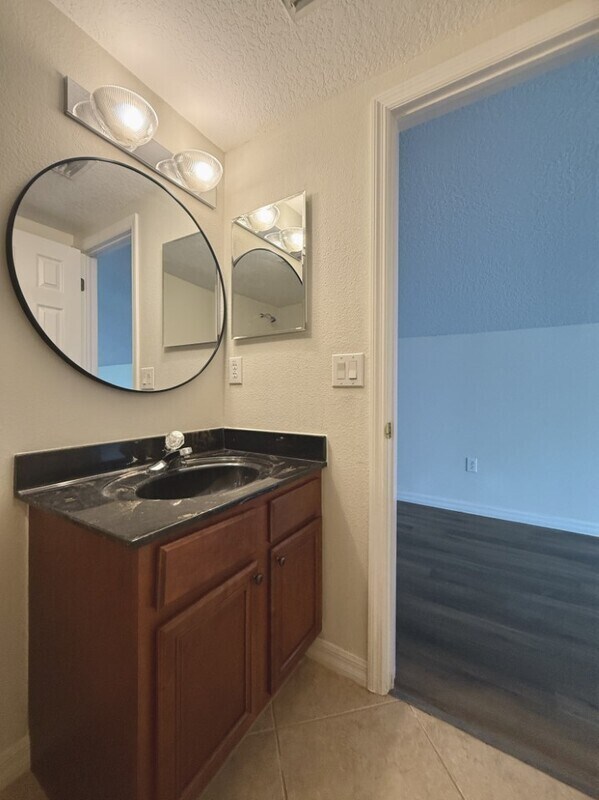 Building Photo - 15224 Kestrelrise Dr