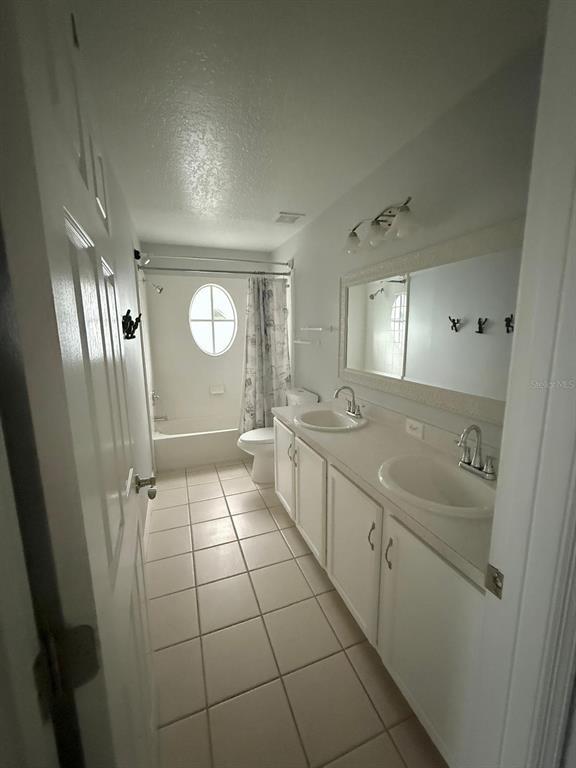 Building Photo - 14116 Entrada Dr