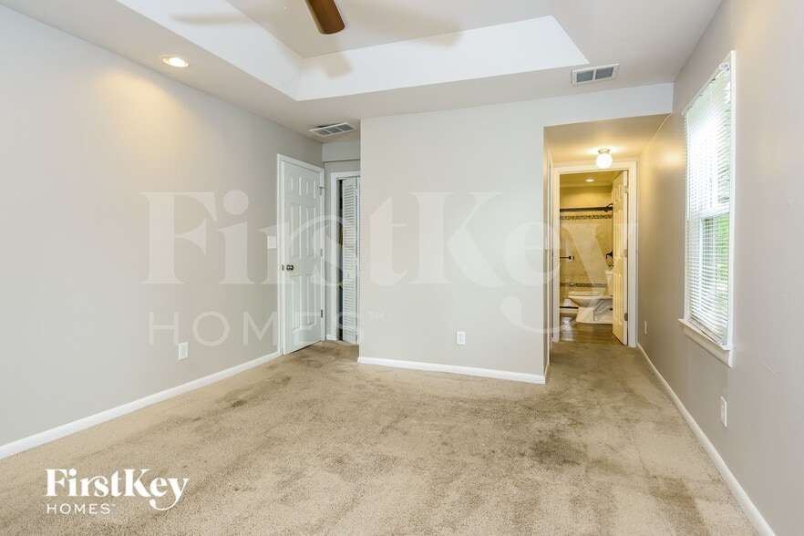 Building Photo - 3861 Furr Ave