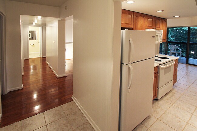 Building Photo - 2220 Castle Rock Sq
