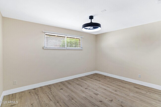 Building Photo - 3921 S Kenneth Pl