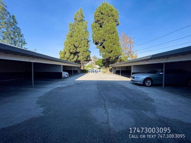 Building Photo - 514 W Huntington Dr