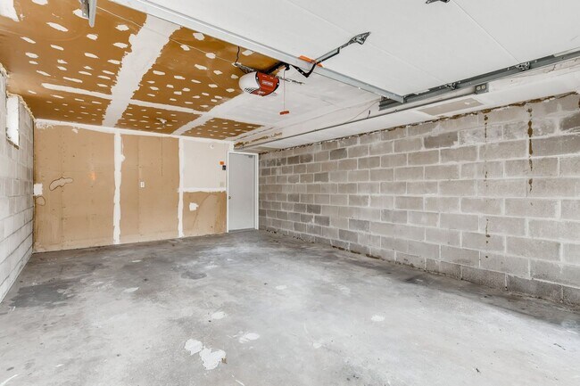 Building Photo - Perfect 3 Bedroom Home in Saint Louis Park!